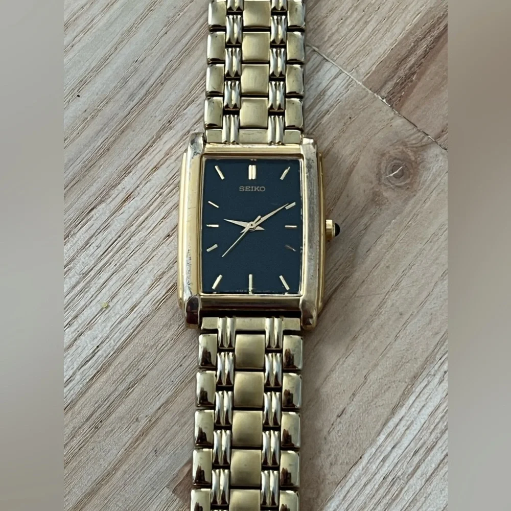 Seiko Vintage Tank Watch Black Rectangular Dial Gold-Tone Case Bracelet